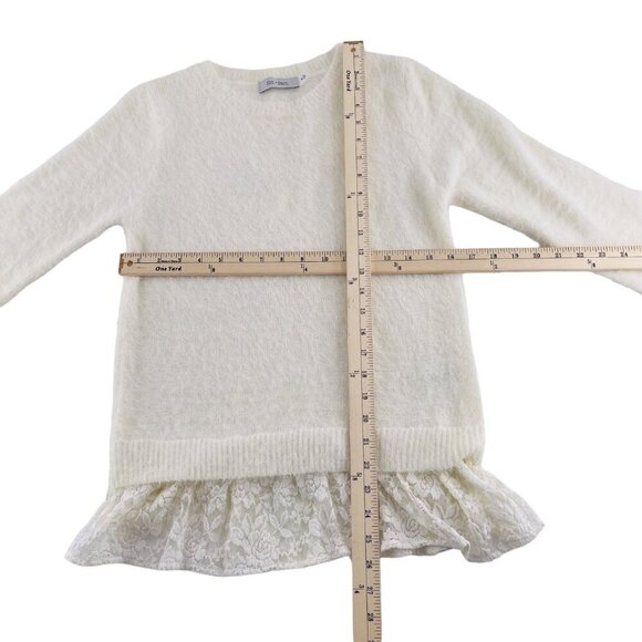 Sid + Sam Ivory Knit Sweater With Lace Ruffled Hem Womens size Medium Pullover - Picture 4 of 5